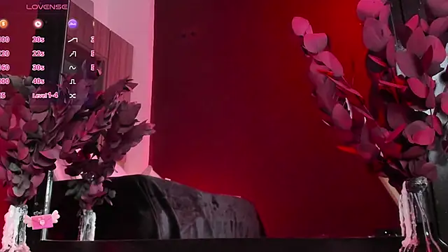 Snapshot of KylieMaxwell chatting on 09.12.25 KylieMaxwell online show from 09.12.25