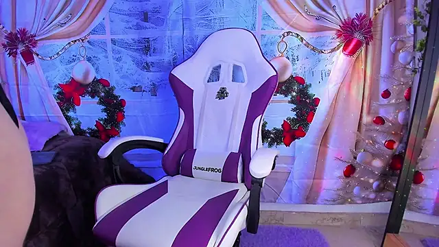 Snapshot of GilaKat chatting on 12.03.24 GilaKat online show from 12.03.24