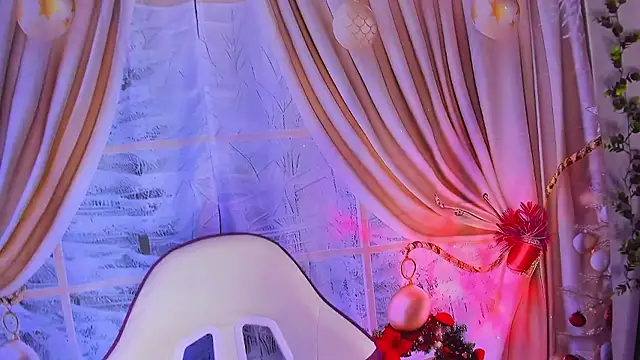 Snapshot of GilaKat chatting on 12.04.24 GilaKat online show from 12.04.24