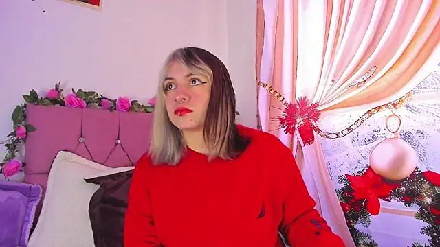 Snapshot of GilaKat chatting on 12.09.24 GilaKat online show from 12.09.24