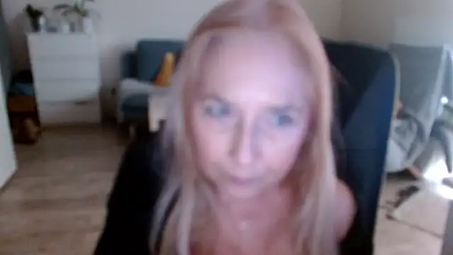 Snapshot of sofia_xkiss chatting on 01.10.25 sofia xkiss online show from 01.10.25