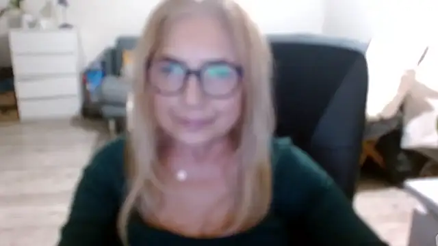 Snapshot of sofia_xkiss chatting on 02.11.25 sofia xkiss online show from 02.11.25