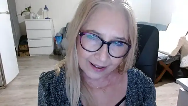 Snapshot of sofia_xkiss chatting on 02.12.25 sofia xkiss online show from 02.12.25