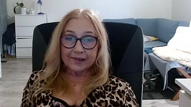 Snapshot of sofia_xkiss chatting on 02.24.25 sofia xkiss online show from 02.24.25