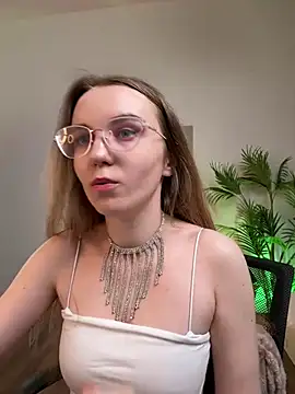 Snapshot of velvetvalkyries chatting on 02.25.25 velvetvalkyries online show from 02.25.25