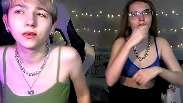 Snapshot of velvetvalkyries chatting on 03.18.25 velvetvalkyries online show from 03.18.25