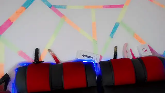 Snapshot of TatiGil chatting on 12.28.24 TatiGil online show from 12.28.24