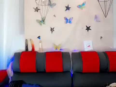 Snapshot of TatiGil chatting on 02.27.25 TatiGil online show from 02.27.25