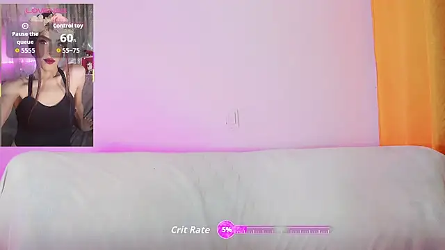 Snapshot of TatiGil chatting on 11.13.25 TatiGil online show from 11.13.25