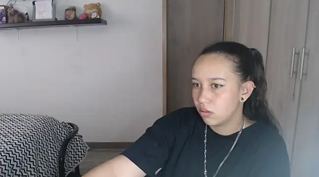 Skarlet Adams28 online show from 12.19.24