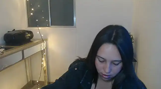 Skarlet Adams28 online show from 01.22.25