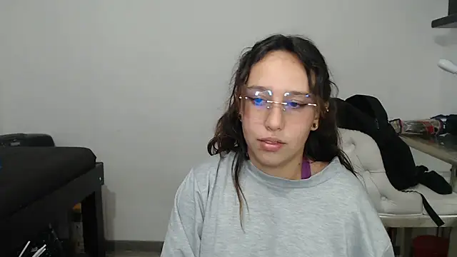 Skarlet Adams28 online show from 02.06.25