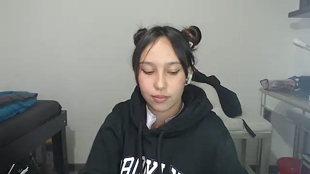 Skarlet Adams28 online show from 02.07.25