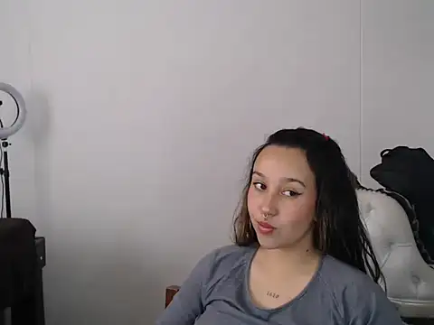 Skarlet Adams28 online show from 03.12.25