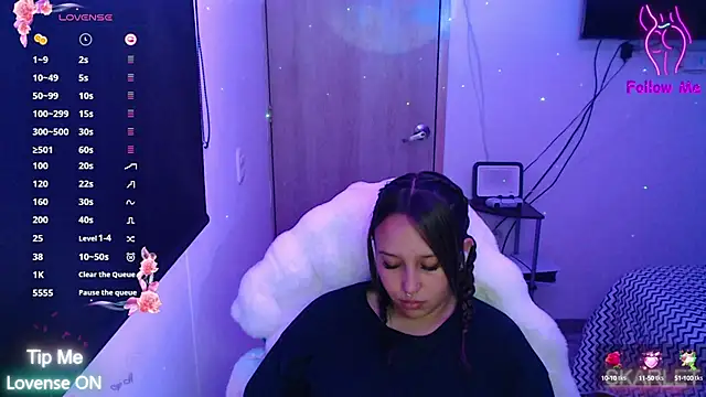 Skarlet Adams28 online show from 09.26.25