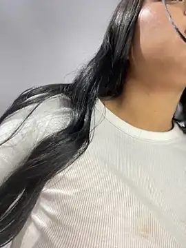 Snapshot of Estefanii- chatting on 01.24.25 Estefanii- online show from 01.24.25