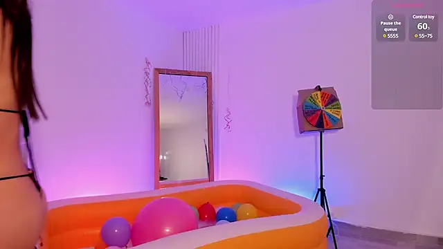 Snapshot of viooletaa chatting on 03.14.25 viooletaa online show from 03.14.25