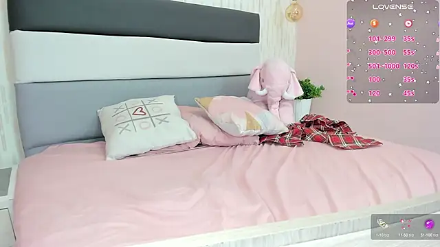 Snapshot of ALICESTARKK chatting on 01.09.25 ALICESTARKK online show from 01.09.25