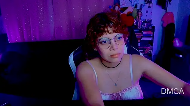 Snapshot of Drea_Foox chatting on 06.29.26 Drea Foox online show from 06.29.26