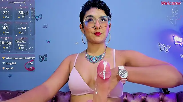 Kaira mosse online show from 03.12.25