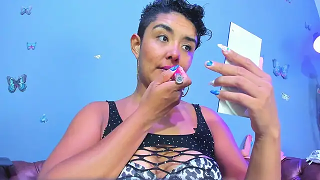 Kaira mosse online show from 10.04.25