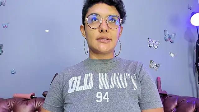 Kaira mosse online show from 10.16.25