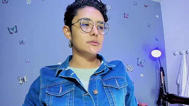 Kaira mosse online show from 11.04.25