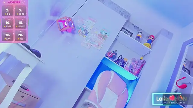 Snapshot of DanniiGrovers chatting on 11.10.25 DanniiGrovers online show from 11.10.25