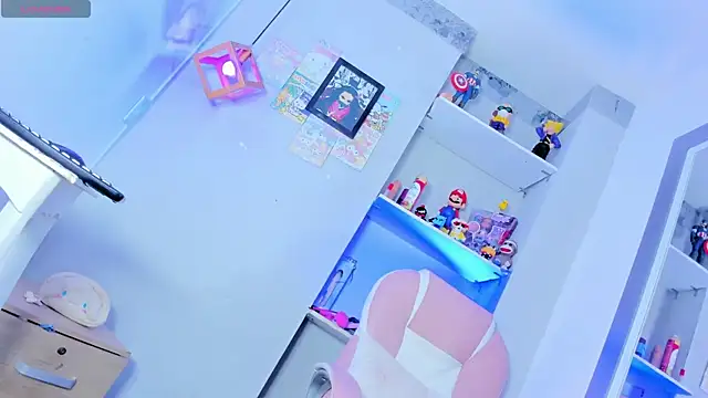 Snapshot of DanniiGrovers chatting on 03.10.26 DanniiGrovers online show from 03.10.26