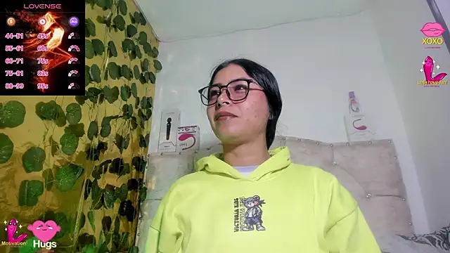 Snapshot of cristalconnorr chatting on 10.01.25 cristalconnorr online show from 10.01.25