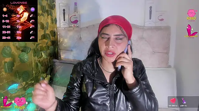 Snapshot of cristalconnorr chatting on 10.10.25 cristalconnorr online show from 10.10.25