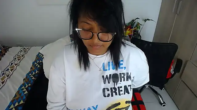 Snapshot of miajoseph_ chatting on 01.18.25 miajoseph online show from 01.18.25