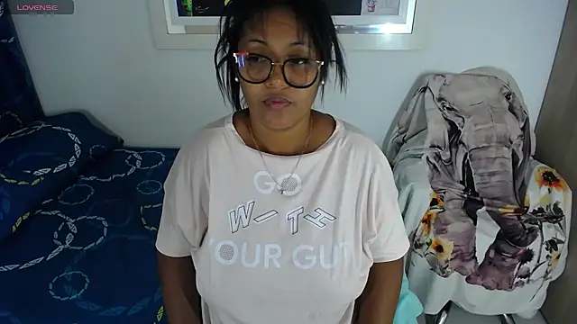 Snapshot of miajoseph_ chatting on 03.19.25 miajoseph online show from 03.19.25