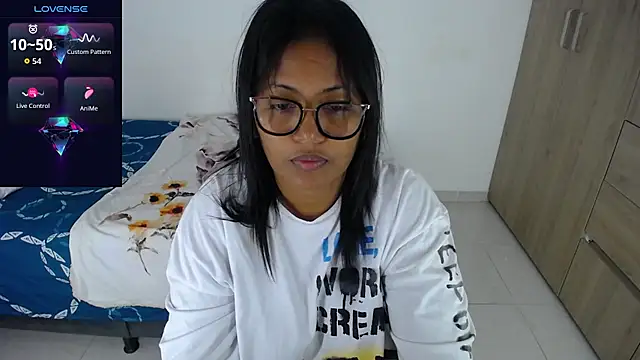 Snapshot of miajoseph_ chatting on 09.10.25 miajoseph online show from 09.10.25