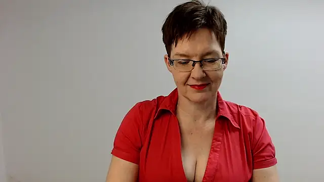 Snapshot of Sofie69Velvet chatting on 02.11.25 Sofie69Velvet online show from 02.11.25