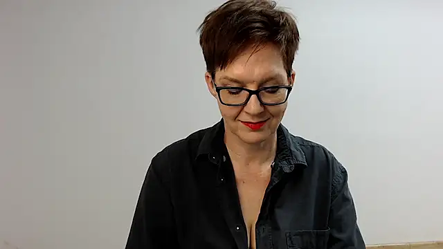 Snapshot of Sofie69Velvet chatting on 03.15.25 Sofie69Velvet online show from 03.15.25