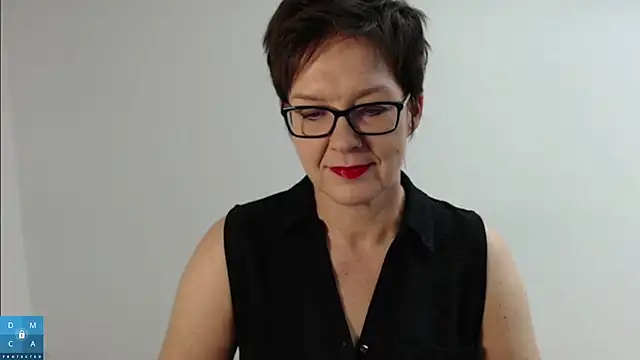 Snapshot of Sofie69Velvet chatting on 10.12.25 Sofie69Velvet online show from 10.12.25