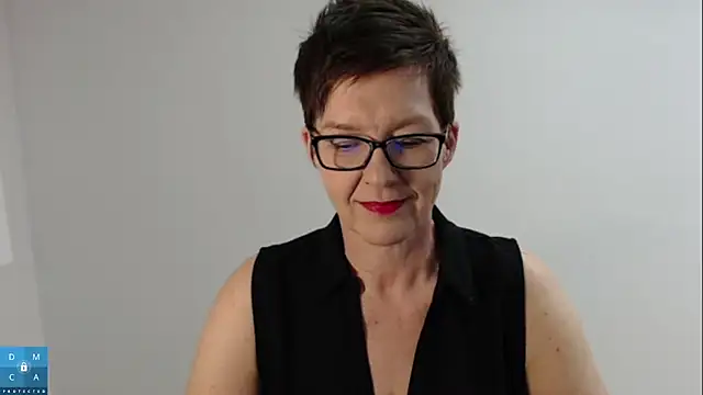 Snapshot of Sofie69Velvet chatting on 11.29.25 Sofie69Velvet online show from 11.29.25