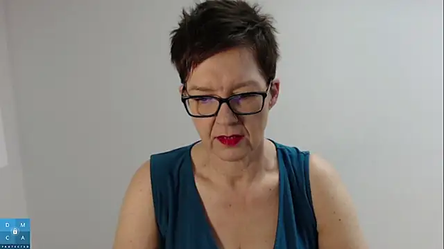 Snapshot of Sofie69Velvet chatting on 11.30.25 Sofie69Velvet online show from 11.30.25