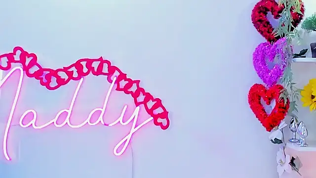 MaddyParisi online show from 02.21.25