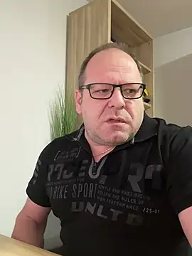 coupleLatinaLovers online show from 12.20.24