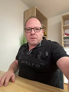 coupleLatinaLovers online show from 12.20.24