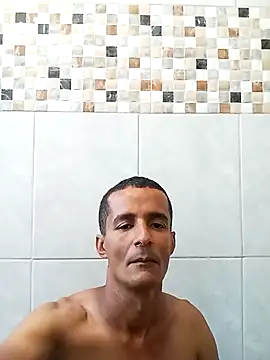 Snapshot of morenogato100 chatting on 10.06.25 morenogato100 online show from 10.06.25