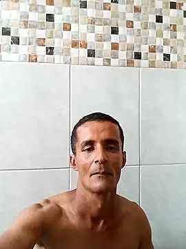 Snapshot of morenogato100 chatting on 10.12.25 morenogato100 online show from 10.12.25