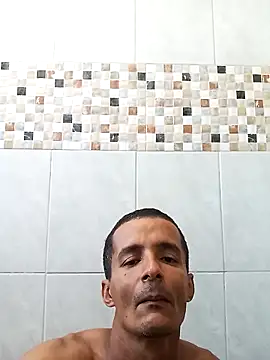 Snapshot of morenogato100 chatting on 11.18.25 morenogato100 online show from 11.18.25