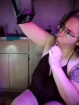 GraceHenderson online show from 03.08.25