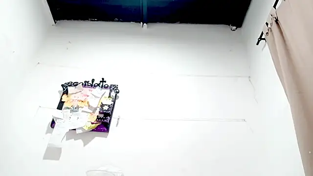 PetiteIvoryQueen19 online show from 10.01.25