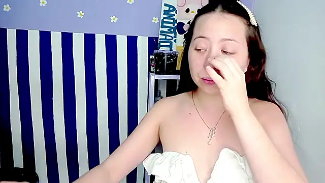 PetiteIvoryQueen19 online show from 04.11.26