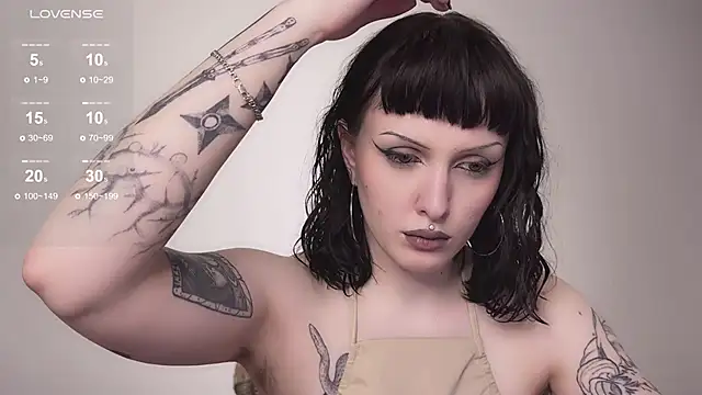 Snapshot of vinylstore chatting on 01.08.25 vinylstore online show from 01.08.25