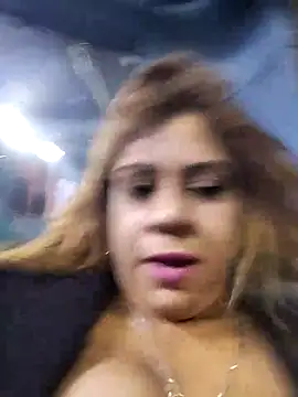 Snapshot of Laura-Hernandez chatting on 12.29.24 Laura-Hernandez online show from 12.29.24